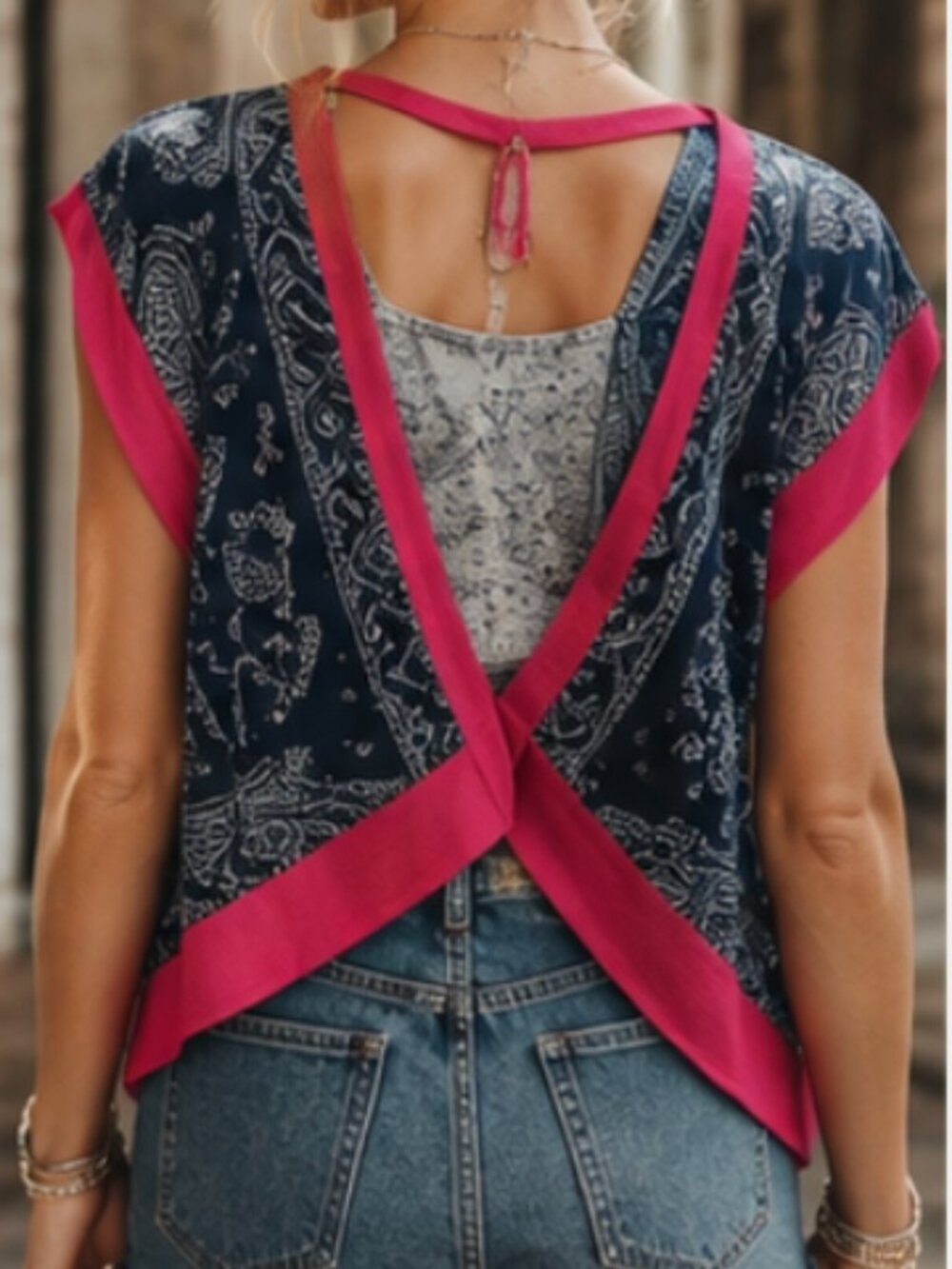 Natural Life NWT Indigo Bandana Cut Out Tee Medium